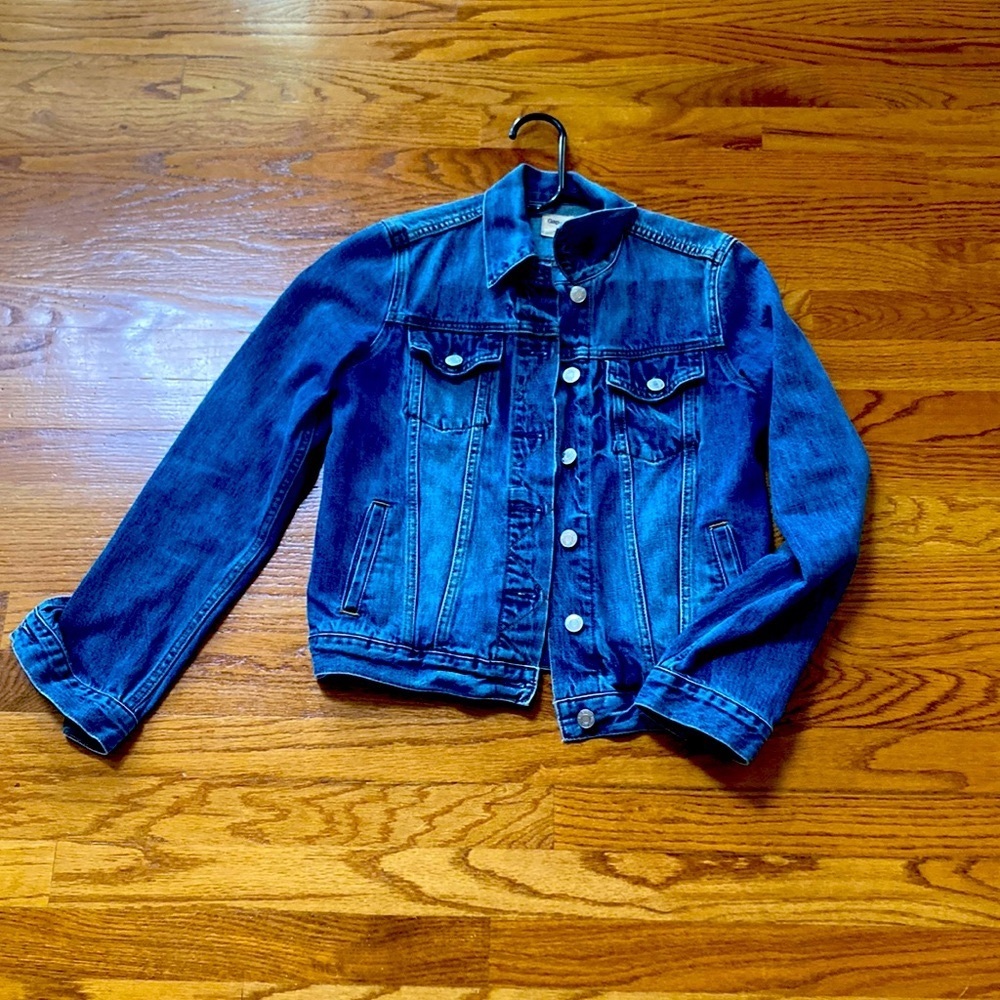 Gap Jean jacket XS perfect condition no flaws
